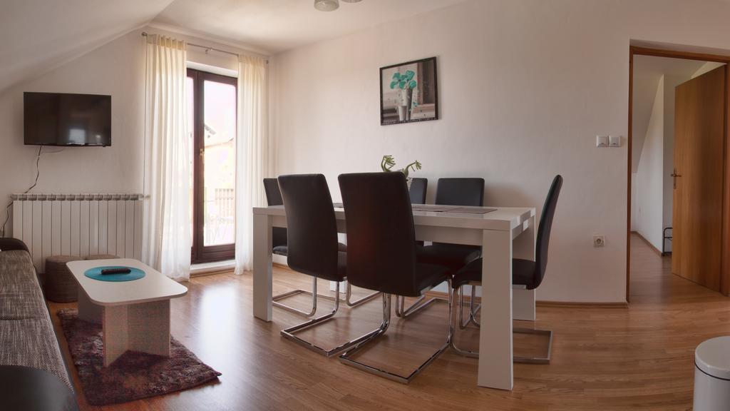 Apartment Silvia スルニュ 部屋 写真