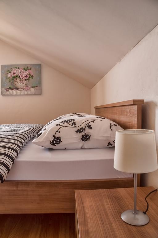 Apartment Silvia スルニュ 部屋 写真
