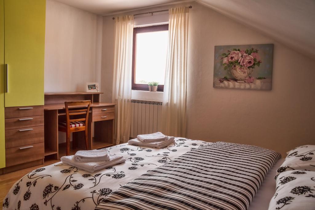 Apartment Silvia スルニュ 部屋 写真