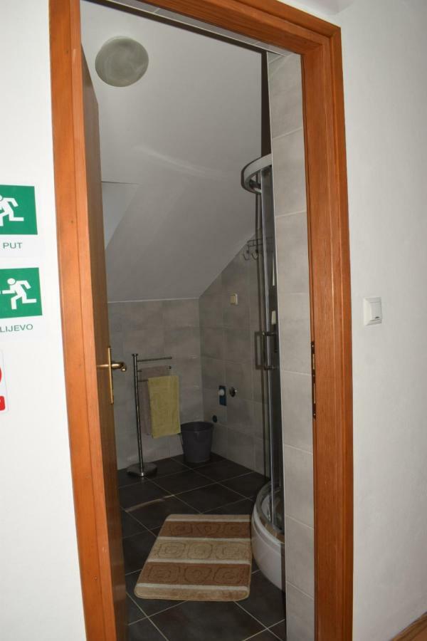 Apartment Silvia スルニュ エクステリア 写真