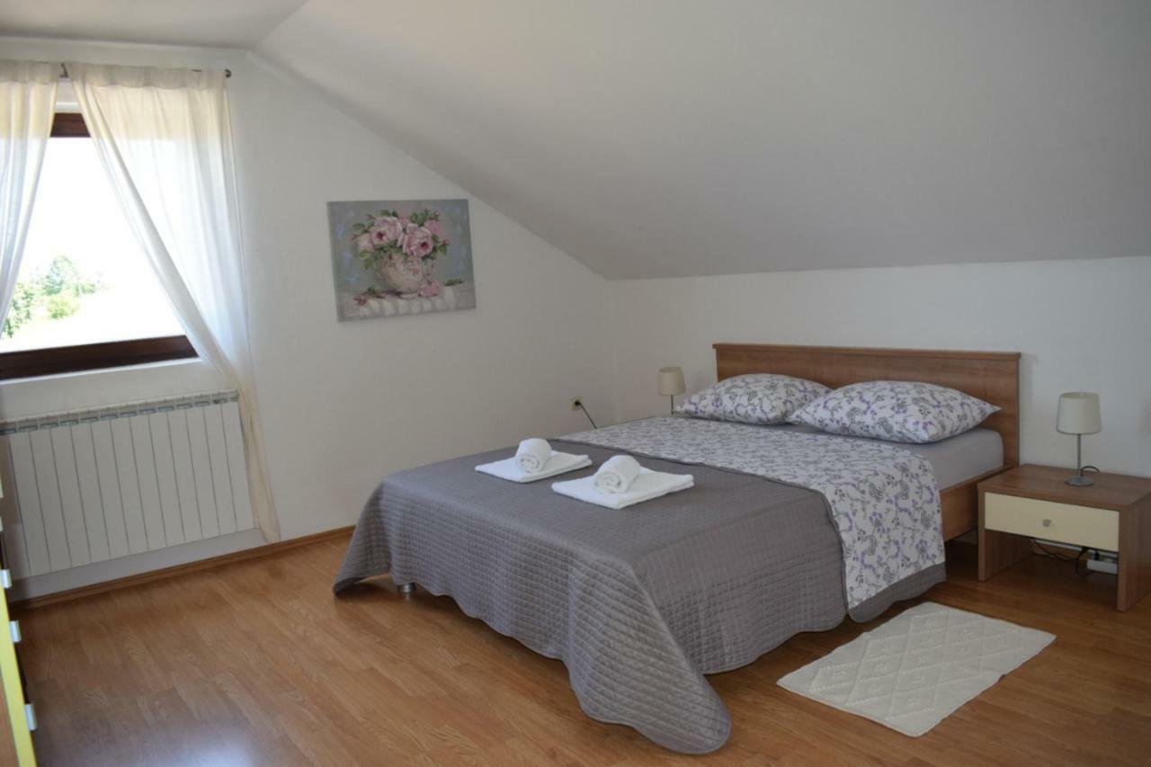 Apartment Silvia スルニュ エクステリア 写真