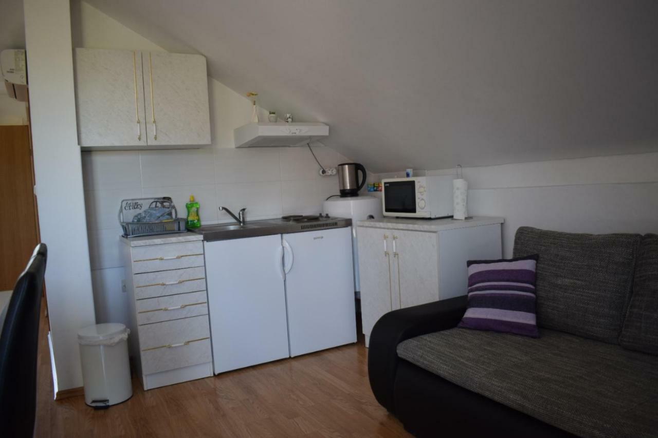Apartment Silvia スルニュ エクステリア 写真